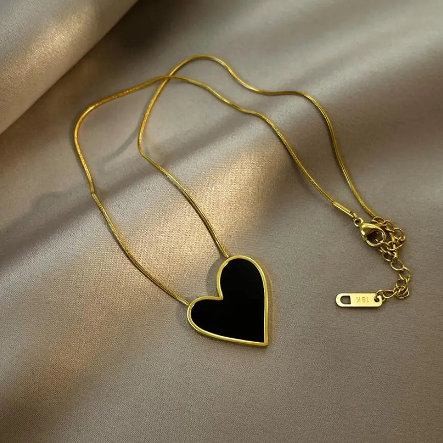 316L Stainless Steel Sweet Black Heart Pendant Necklaces Clavicle Chain For Women Fashion Fine Jewelry Party Gifts SAN1035