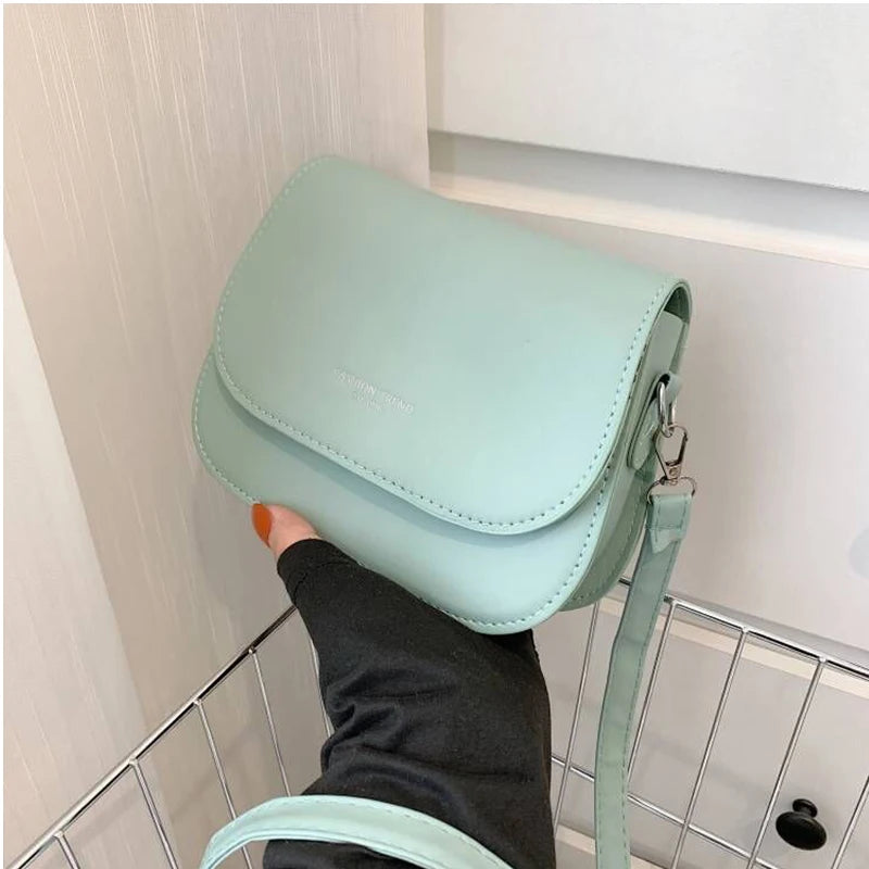 Yogodlns Trendy Saddle Shoulder Bag Women PU Leather Crossbody Bag Simple Solid Color Flap Messenger Bag Designer Handbags Pouch