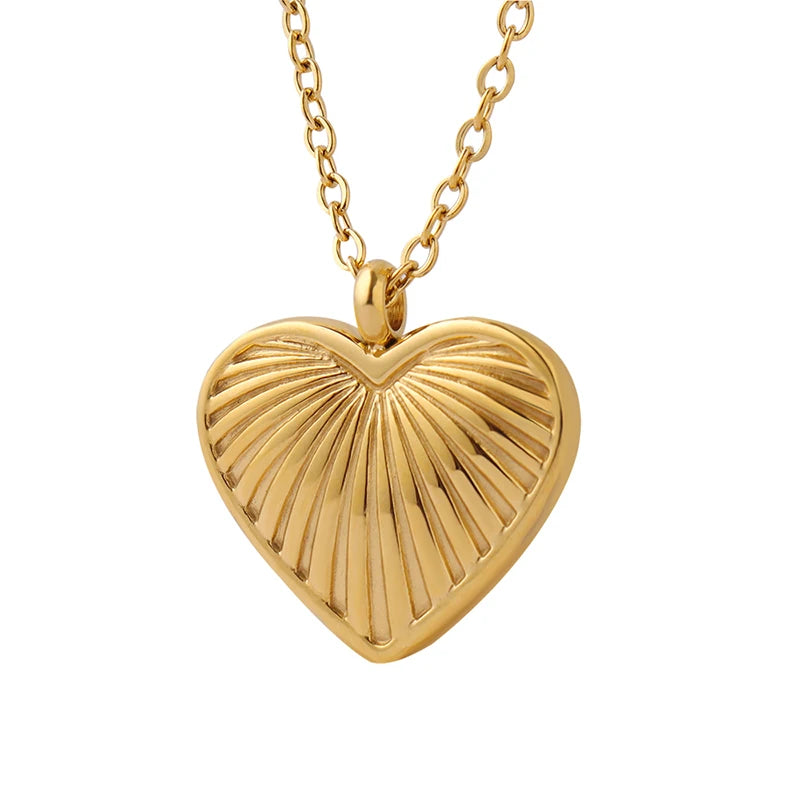 New Ins Simple Green Heart Pendant Love Necklace Beads Chain Titanium Steel Rice Necklace for Women Girls Trendy Party Jewelry