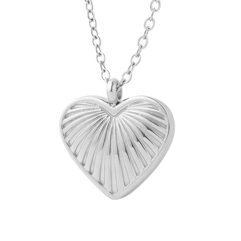 New Ins Simple Green Heart Pendant Love Necklace Beads Chain Titanium Steel Rice Necklace for Women Girls Trendy Party Jewelry