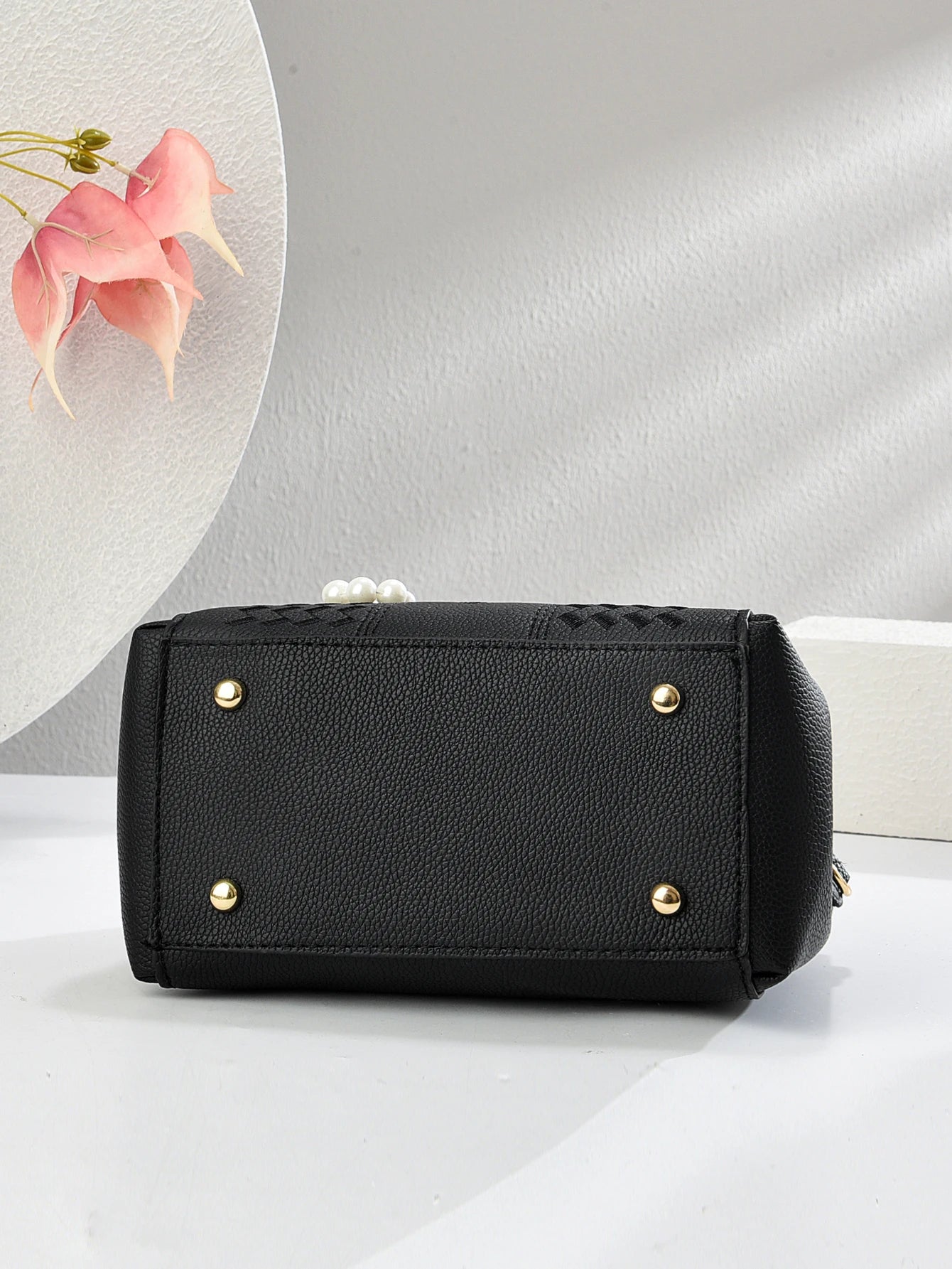 1 fashionable embroidered thread handbag, simple and versatile large capacity bag, suitable for various occasions