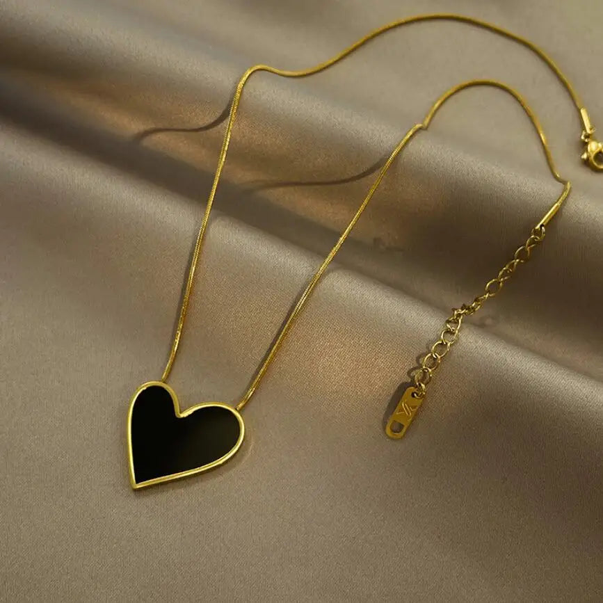 316L Stainless Steel Sweet Black Heart Pendant Necklaces Clavicle Chain For Women Fashion Fine Jewelry Party Gifts SAN1035