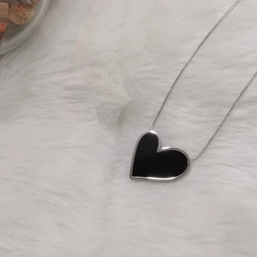 316L Stainless Steel Sweet Black Heart Pendant Necklaces Clavicle Chain For Women Fashion Fine Jewelry Party Gifts SAN1035