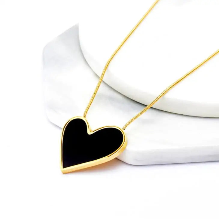 316L Stainless Steel Sweet Black Heart Pendant Necklaces Clavicle Chain For Women Fashion Fine Jewelry Party Gifts SAN1035