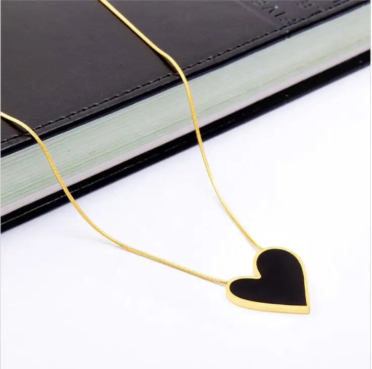 316L Stainless Steel Sweet Black Heart Pendant Necklaces Clavicle Chain For Women Fashion Fine Jewelry Party Gifts SAN1035
