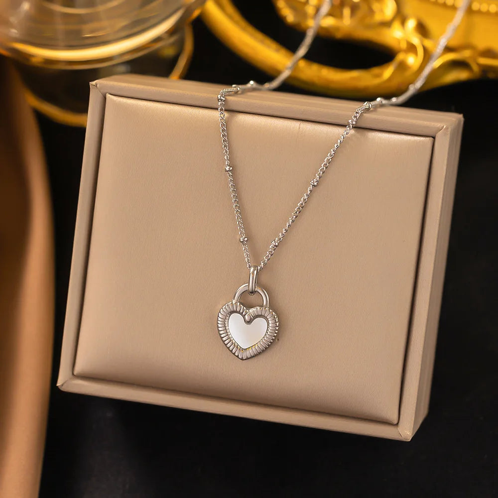 316L Stainless Steel Love Heart Pendant Necklace For Women Fashion Ladies Gold Color Clavicle Chain High Quality Jewelry Gifts