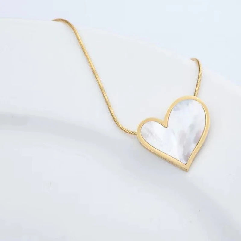 ENSHIR 316L Stainless Steel Big Black Love Heart Shell Necklace for Women Snake Chain Jewelry Gift Wholesale