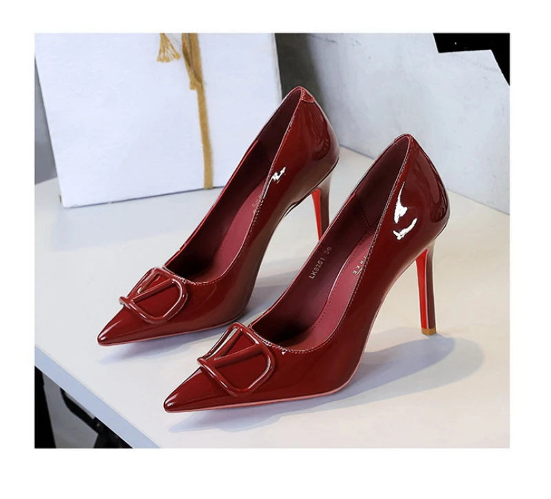 European And American Style Banquet Temperament Pointed Toe High Heels Single Shoes Patent Leather V-Buckle Sexy Women's Shoes
