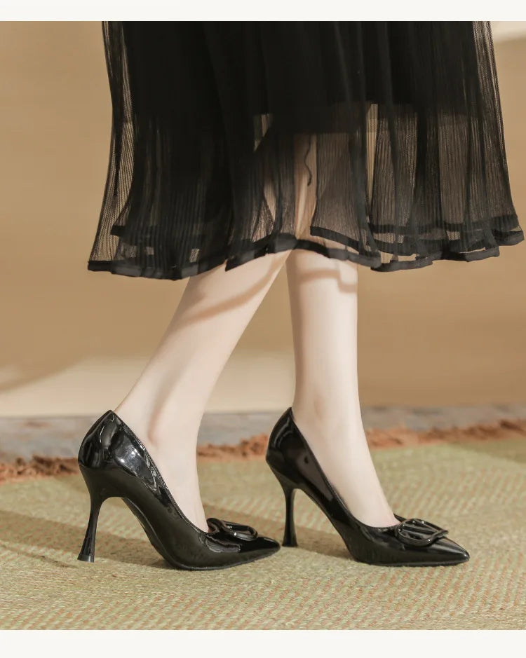 2025SS Ladies Latest 6-10CM Elegant Women's Nude Patent Leather Pumps V-Buckle Pointed Toe Thin Heel Niche Unique Design Shoes