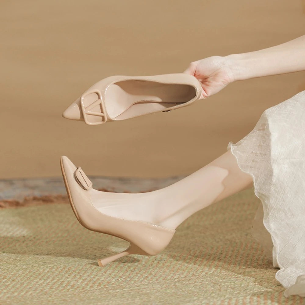 2025SS Ladies Latest 6-10CM Elegant Women's Nude Patent Leather Pumps V-Buckle Pointed Toe Thin Heel Niche Unique Design Shoes
