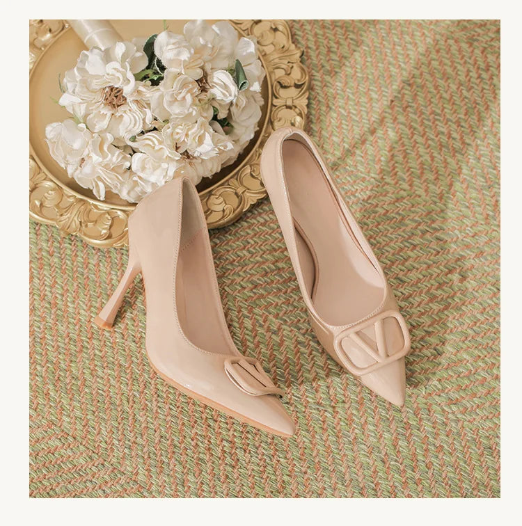 2025SS Ladies Latest 6-10CM Elegant Women's Nude Patent Leather Pumps V-Buckle Pointed Toe Thin Heel Niche Unique Design Shoes
